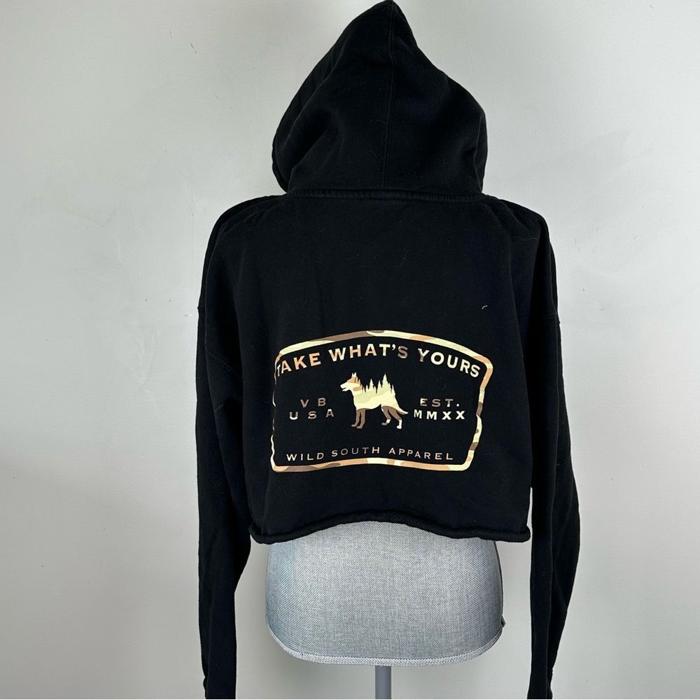 Wild South Black Cropped Hoodie Graphic Logo Sweatshirt SZ XL Cozy Cotton Blend